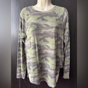 American Eagle Camo Long Sleeve Tee Size XS